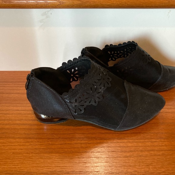 Nylon Mesh Shoes - Picture 3 of 3